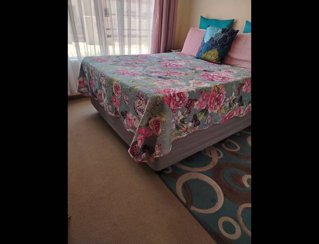 2 BEDROOM APARTMENT FOR SALE IN PIONEER PARK